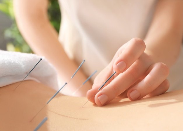 Performing Acupressure Therapy